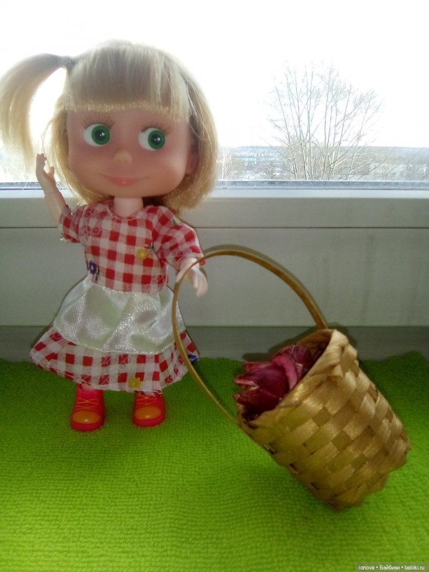 Наша Машуля — Куклы Маша и Медведь (Simba): Маша в кармашке (фото 6)