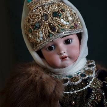 Твёрдый замысел и хрупкий шёлк: рождение кукольного наряда»