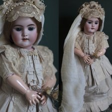 Наряд для антикварной куклы