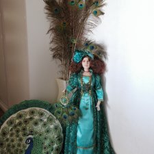 Дама с павлином