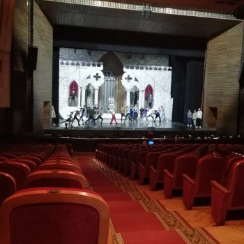 Продолжаем тему закулисья музтеатра