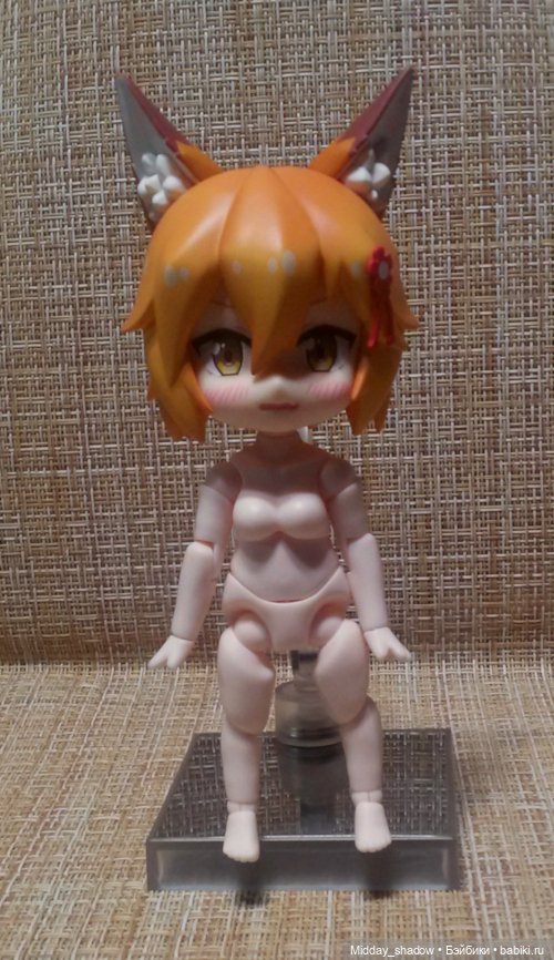 Сравнение сменных рук Nendoroid Doll и Nendoroid (старого и нового образца)