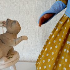 И кошка может смотреть на королеву!