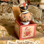 Авторская елочная игрушка/новогодний декор "Jack in the Box" " Мишка гренадер"