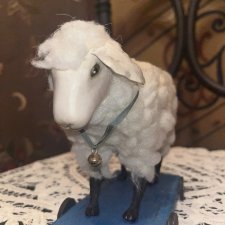 Овечка "Долли" (игрушка для антикварных кукол)