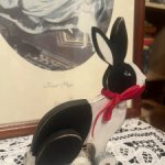 Заяц на колесиках в стиле антикварных детских игрушек