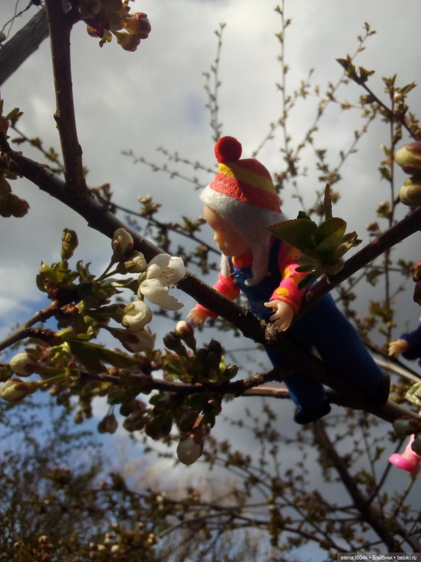 Прогулка с Машенькой и Сашенькой