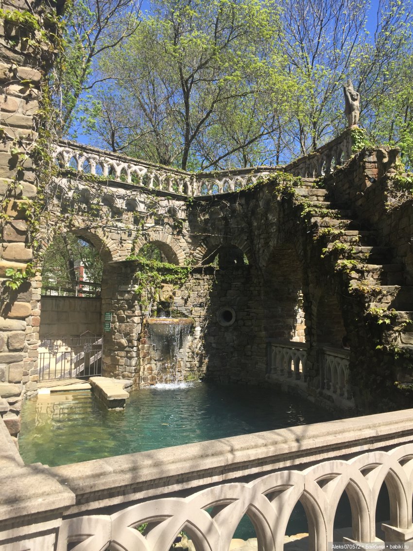 «Тот, кто хочет петь, всегда найдет песню!» (точнее, свинья везде грязь найдет)