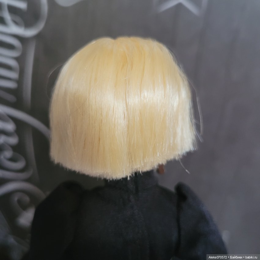 Распаковка и обзор Barbie Birthday Doll 2023 Vogue Black. Мое возвращение в прошлое (фото 7)