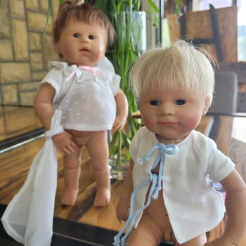 Ой, какое чудо! Это кто такой хороший к нам приехал? Куклята Rolanda Heimer.