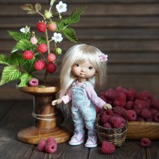 Ягода малинка оп-оп-оп..Да и ежевика оп-оп-оп!