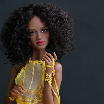 Кассандра в желтом....