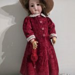Пальто из плюша на большую куклу