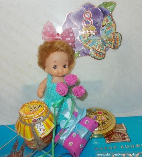 Николь, 8 марта