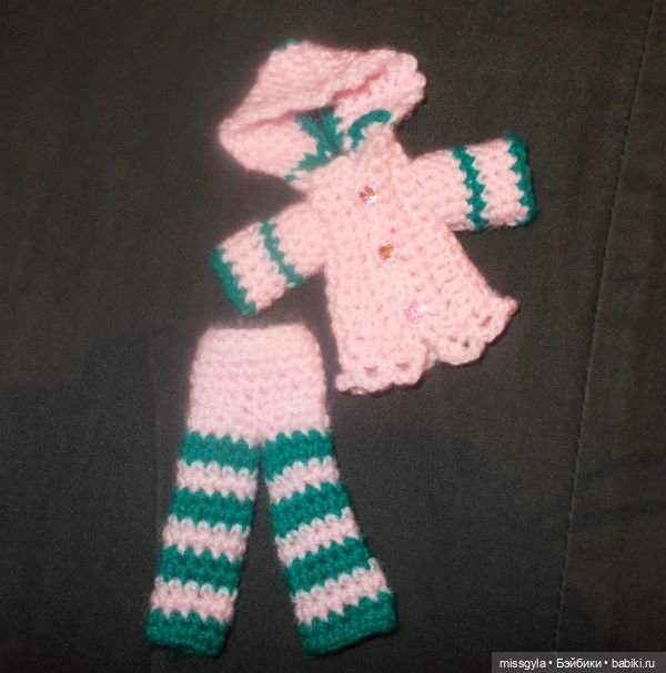 Розовый костюм