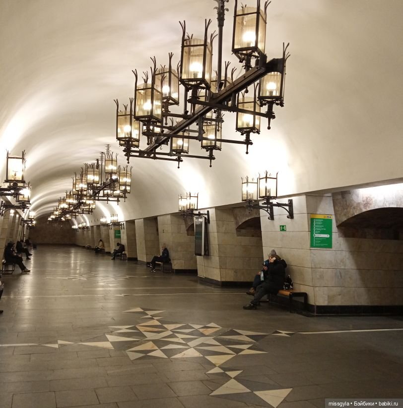 ст.метро "Площадь 1905 года"