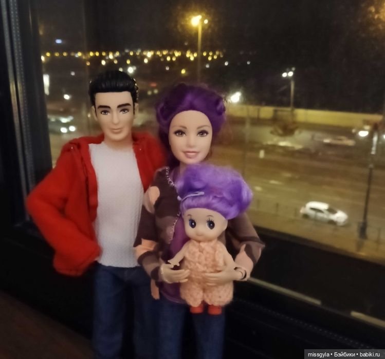 Международный День Семьи — Коллекции игровых кукол (Playline): фото полок