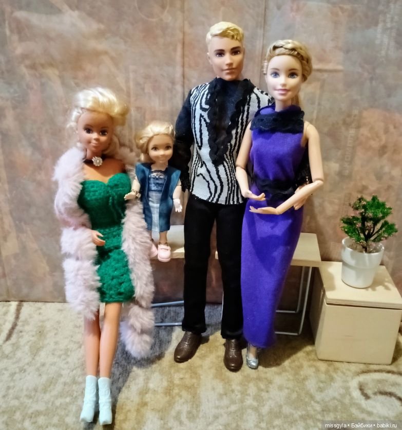 Международный День Семьи — Коллекции игровых кукол (Playline): фото полок (фото 7)