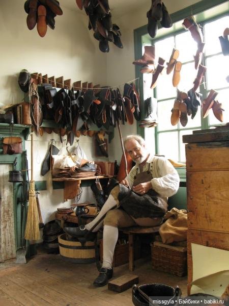 С Днём Сапожника👟👠 — Коллекции игровых кукол (Playline): фото полок (фото 3)