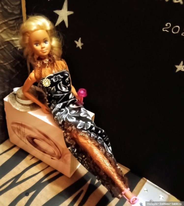 С Днём Сапожника👟👠 — Коллекции игровых кукол (Playline): фото полок (фото 7)