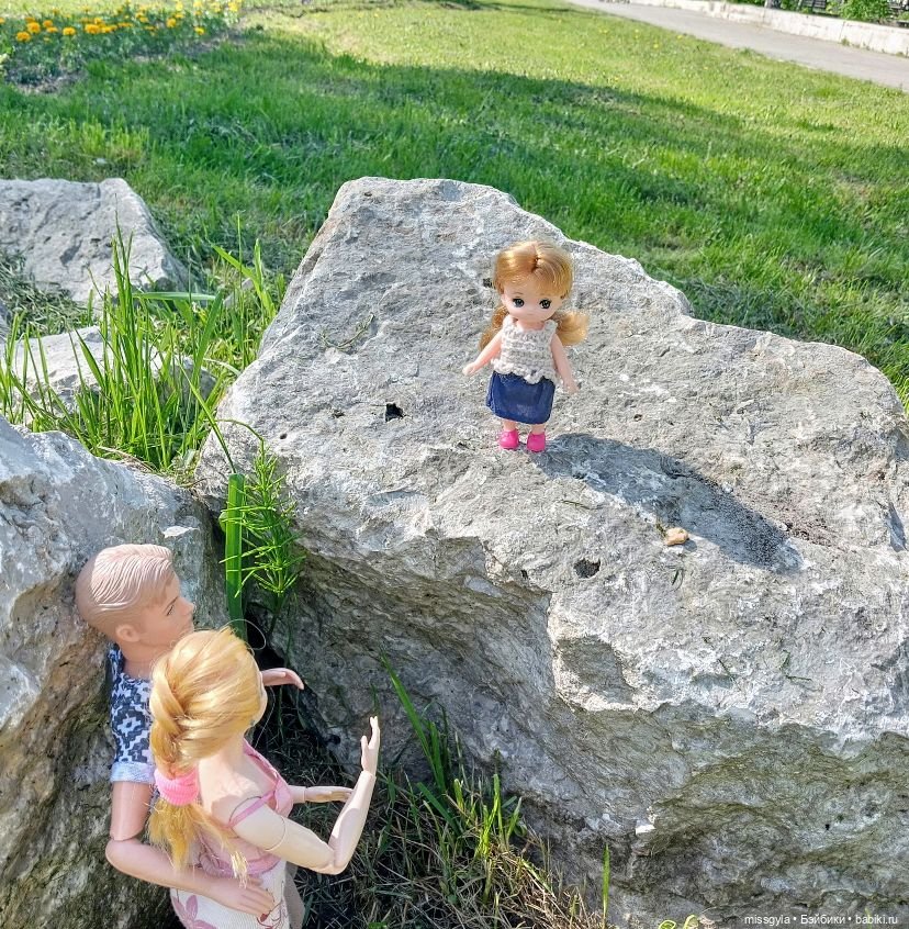 Семейная прогулка. Встречаем лето