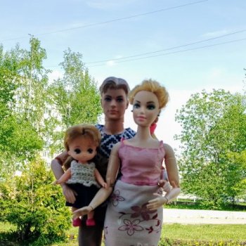 Семейная прогулка. Встречаем лето