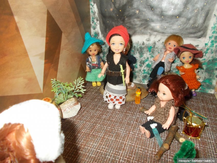 День сказок — Коллекции игровых кукол (Playline): фото полок (фото 8)