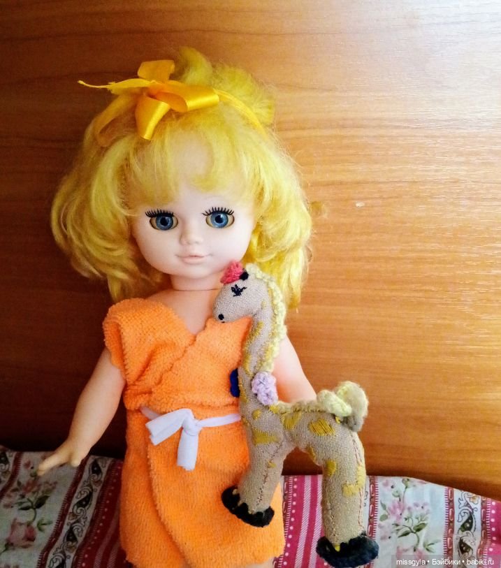 Это интересно — Коллекции игровых кукол (Playline): фото полок (фото 5)