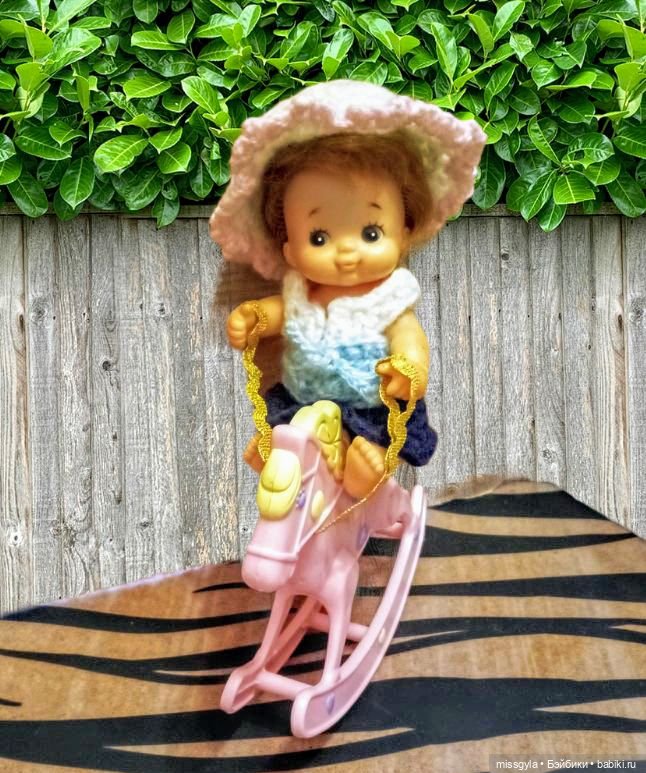 Это интересно — Коллекции игровых кукол (Playline): фото полок (фото 3)