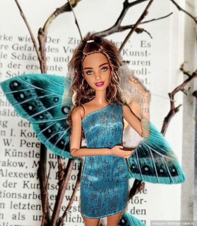 Картинки из альбома — Коллекции игровых кукол (Playline): фото полок