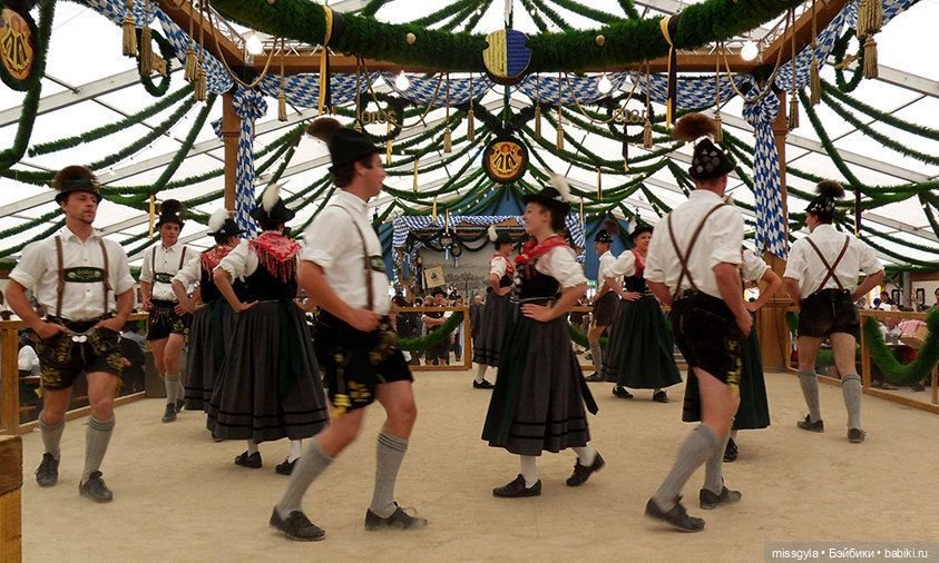 Наши на Октоберфесте- 25 — Кукольный Октоберфест: осенний фестиваль и народные гуляния