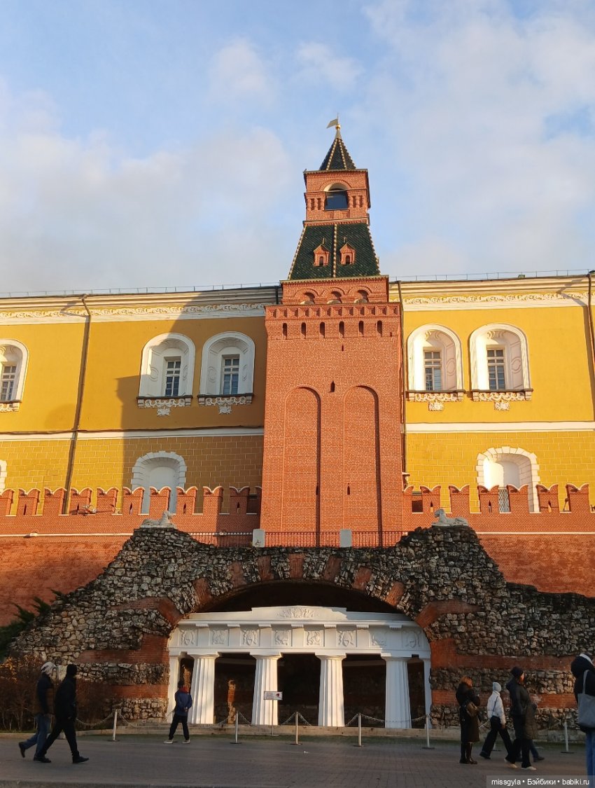 Саяна. Московские каникулы