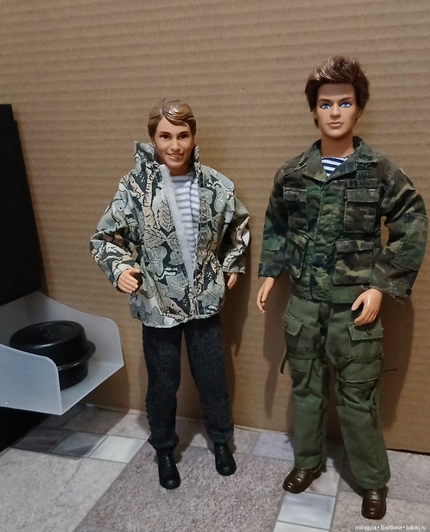 Морпехи... (Своих не бросаем)