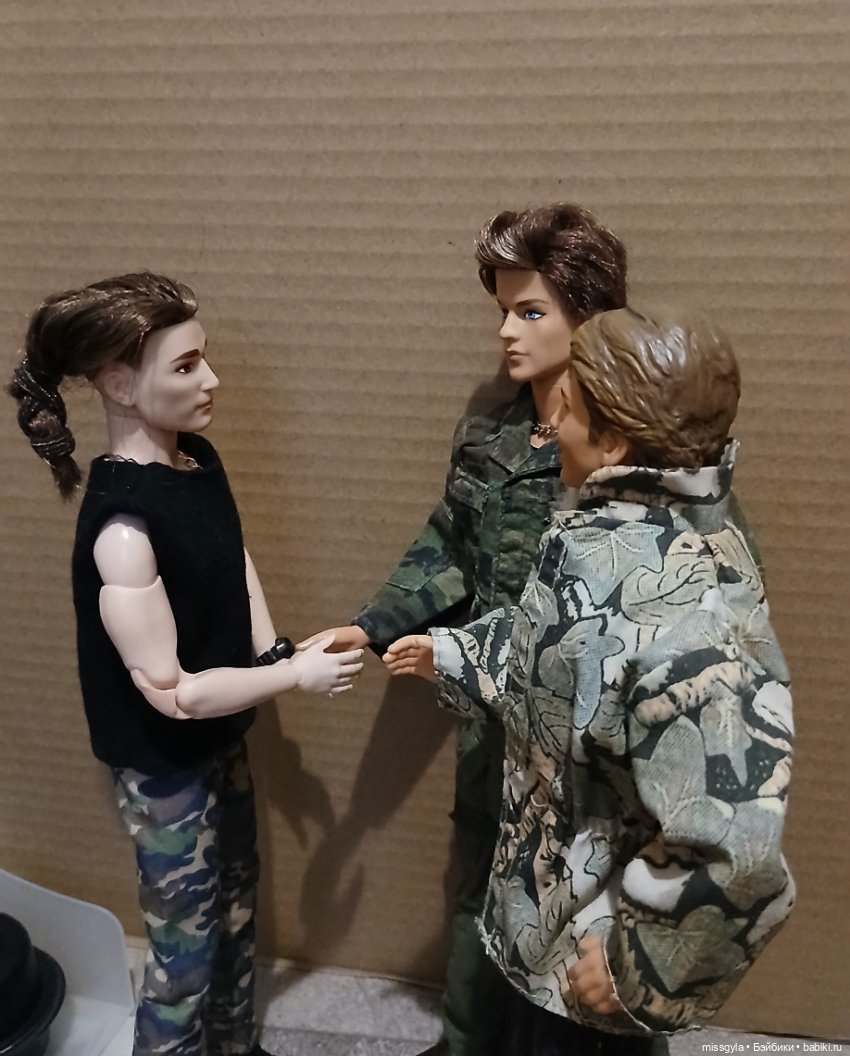 Морпехи... (Своих не бросаем)