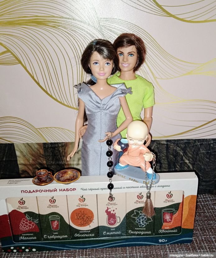 6 лет. Полёт нормальный — Коллекции игровых кукол (Playline): фото полок