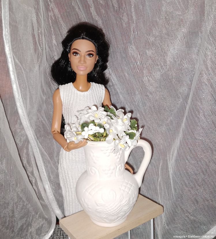 6 лет. Полёт нормальный — Коллекции игровых кукол (Playline): фото полок