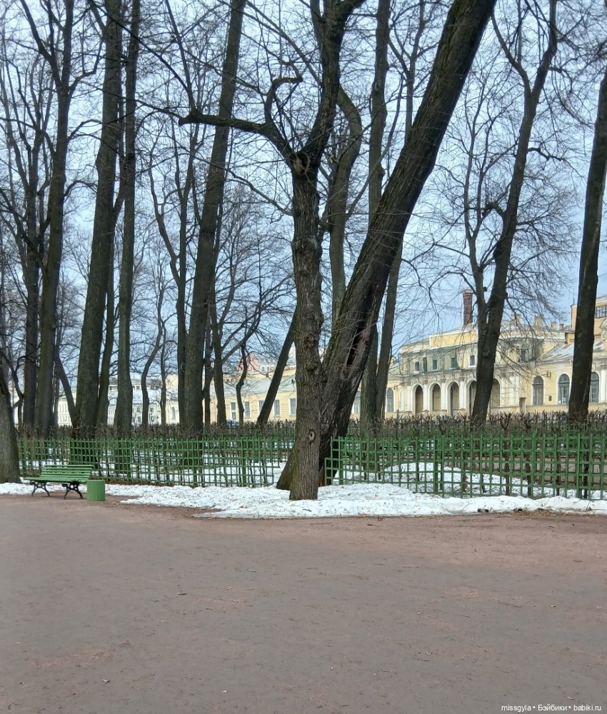 И в Летний сад гулять водил