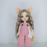 Лулу на теле Монст