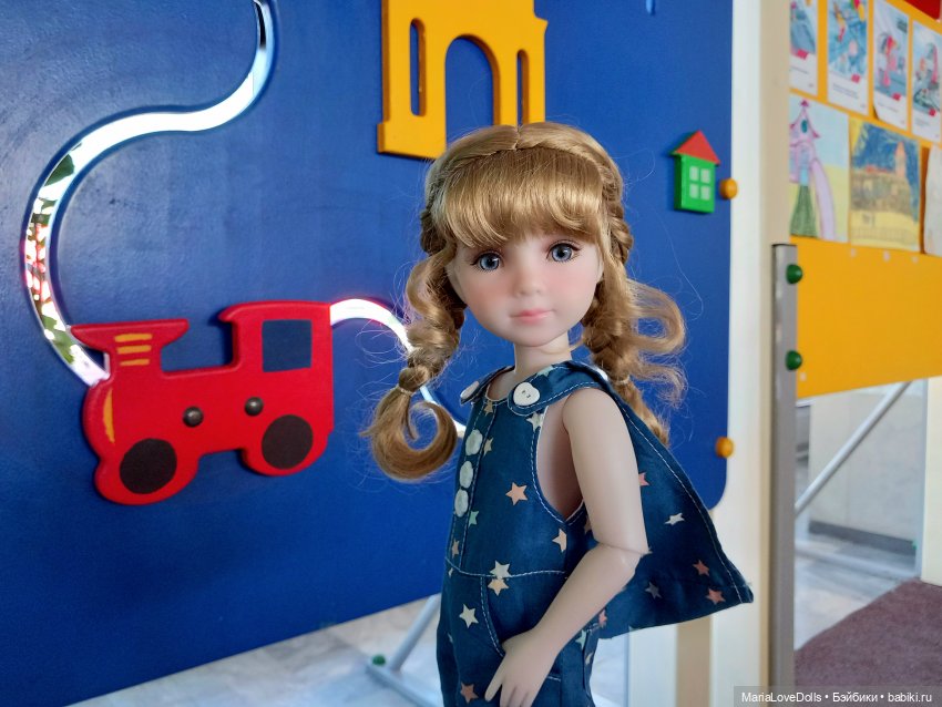 В ожидании поезда — Куклы Ruby Red (Руби Ред) Fashion Friends: Siblies