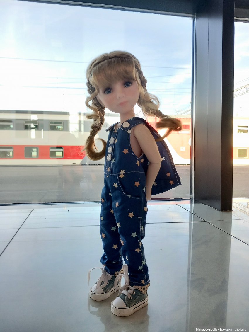 В ожидании поезда — Куклы Ruby Red (Руби Ред) Fashion Friends: Siblies