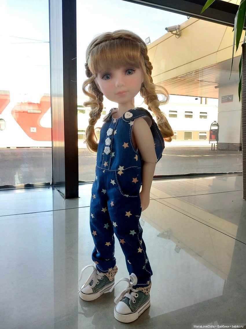 В ожидании поезда — Куклы Ruby Red (Руби Ред) Fashion Friends: Siblies