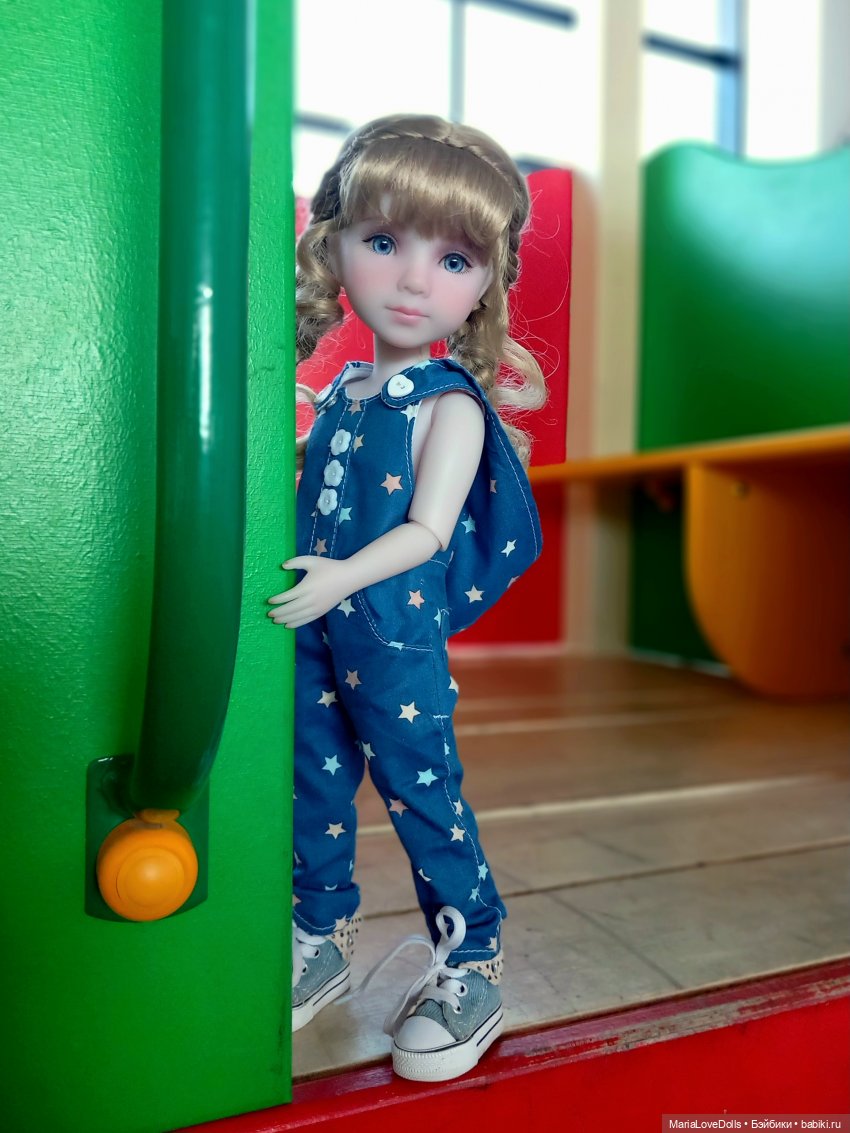 В ожидании поезда — Куклы Ruby Red (Руби Ред) Fashion Friends: Siblies