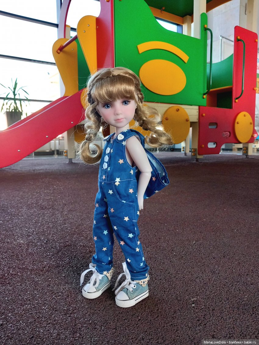 В ожидании поезда — Куклы Ruby Red (Руби Ред) Fashion Friends: Siblies