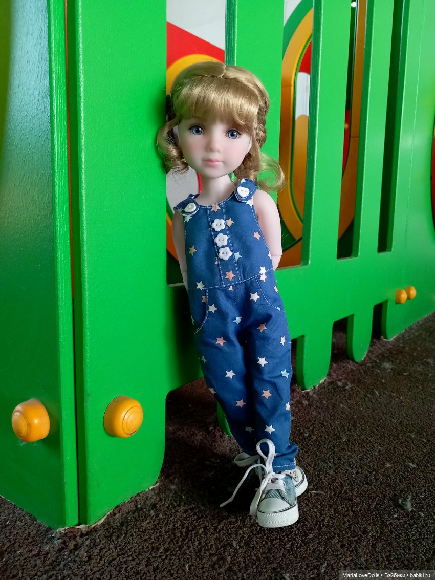 В ожидании поезда — Куклы Ruby Red (Руби Ред) Fashion Friends: Siblies