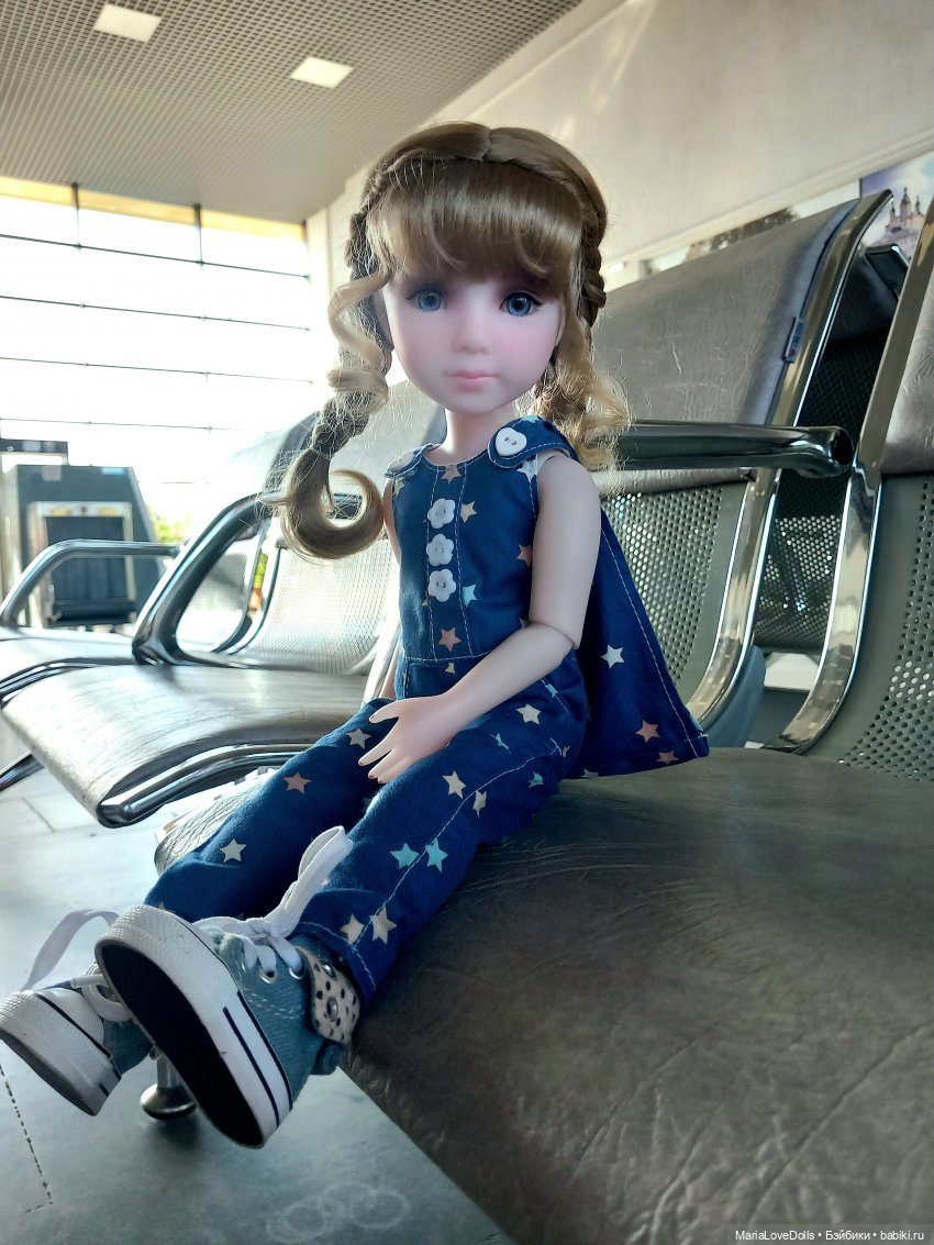 В ожидании поезда — Куклы Ruby Red (Руби Ред) Fashion Friends: Siblies