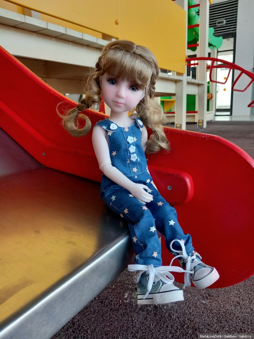 В ожидании поезда — Куклы Ruby Red (Руби Ред) Fashion Friends: Siblies