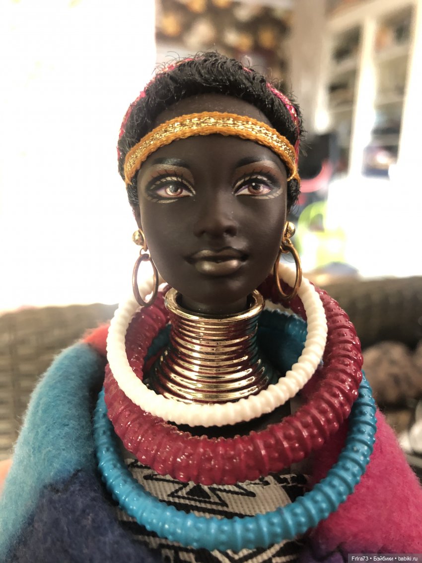 Так понравилась ваша красавица, хочу теперь с ресничками!