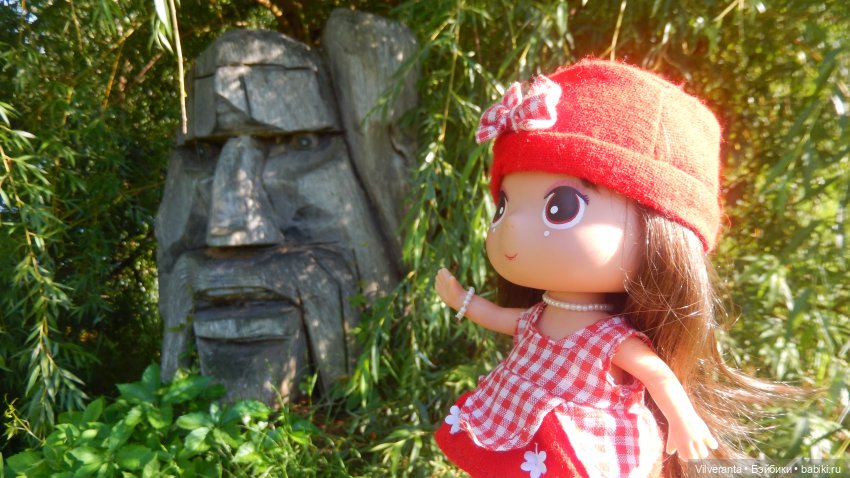Ирэн и деревянные статуи. Прогулка (фото 2)
