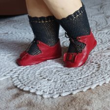 Носочки для антикварной куклы