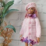 Вязанные комплекты одежды для кукол Барби